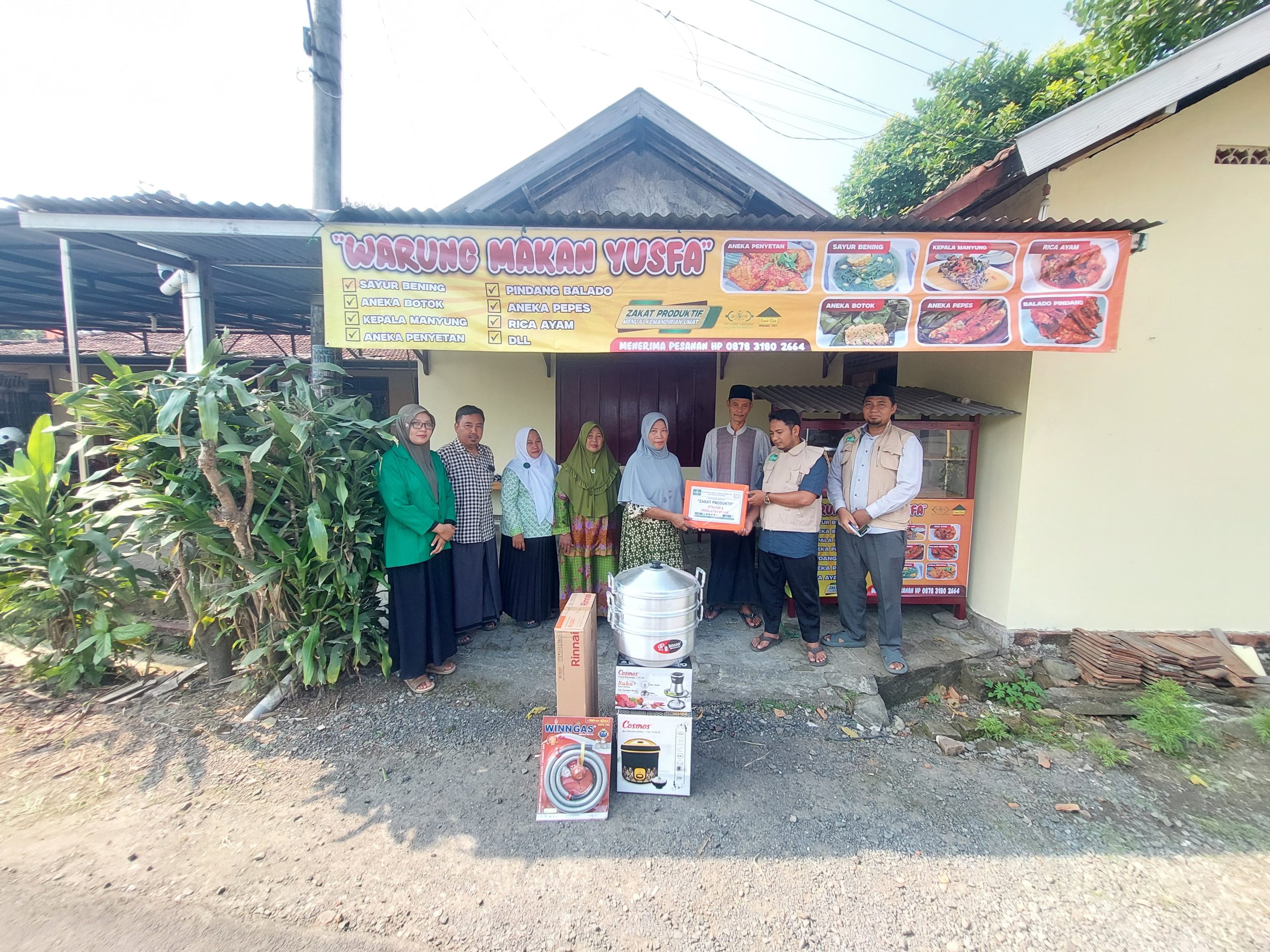 Warung Ibu Jumairoh Merupakan Penerima Manfaat Zakat Produktif Ke 117 Dari Lazisnu Winong