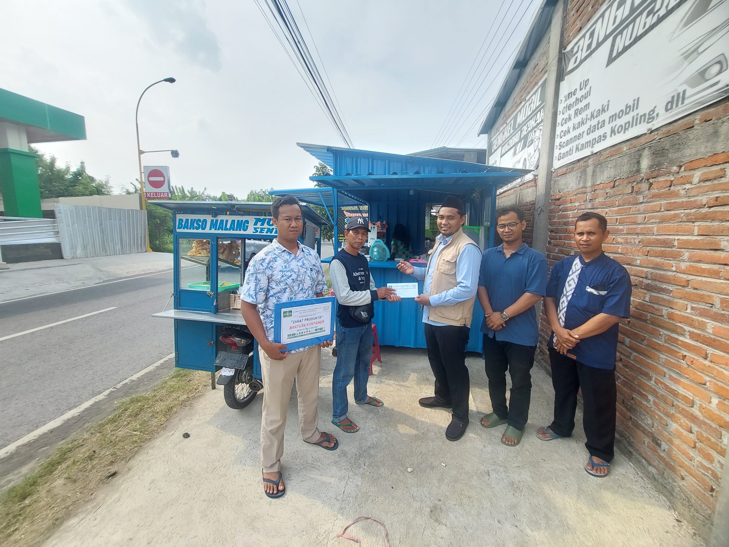 Dari Bakso Malang Keliling Bertambah ke Es Teh Kontainer, LAZISNU Dukung Usaha Baru Warga Jlecoregonang